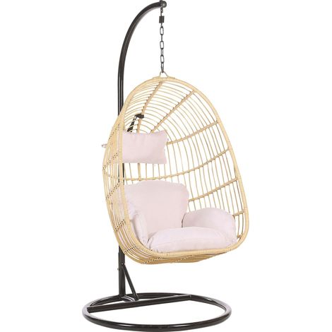 Fauteuil Suspendu en Rotin Beige avec Coussin Assorti et Support en Acier Noir Très Confortable pour Intérieur et Extérieur au Style Bohème Beliani