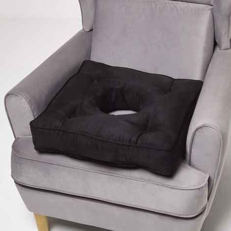 HOMESCAPES Orthopädisches Sitzkissen schwarz mit Aussparung, 50 x 50 cm – Sitzpolster mit Velours-Bezug