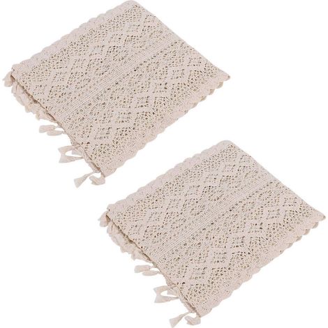 2 Chemins de table élégants en dentelle crochetée et macramé couleur crème avec pompons, parfaits pour une décoration de mariage rustique ou une table de ferme. (1/5)