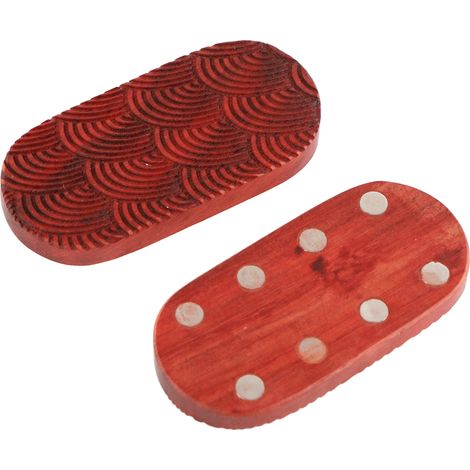 Der Fidget Slider ist ein Anti-Stress-Spielzeug aus rotem Sandelholz mit Gravuren an den Fingerspitzen und eignet sich ideal fürs Büro. Unbegrenzter Welleneffekt. (1/5)