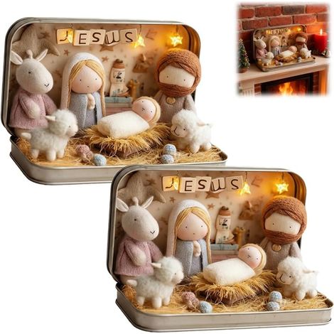 Ensemble de décoration de crèche de Noël miniature fait à la main – Format de poche portable dans une boîte en étain avec lumières LED Mini écurie, Sainte Famille, Mouton et Jésus, décoration de Noël (1/5)