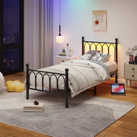 Lit simple 90 x 200 cm en métal noir avec tête et pied de lit vintage, led et ports usb, cadre robuste avec rangement dessous. (1/5)