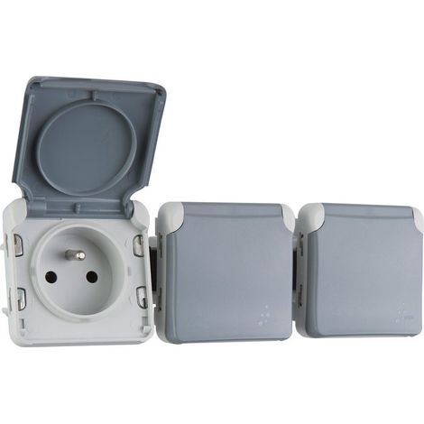 Legrand – Prise de courant 3x2P+T horizontales pré-câblées – Modèle Plexo gris – 16 A – 250 V – Pour installation en milieu humide (1/6)