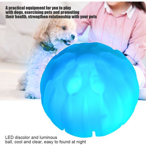 Jouet pour animaux de compagnie : balle lumineuse LED colorée résistante aux morsures, accessoire amusant pour chiots et outil de dressage. (1/5)