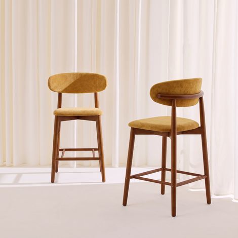 Lot de 2 tabourets de bar en bois d'hévéa noyer et tissu chenille - Paola Noyer / Moutarde (1/5)