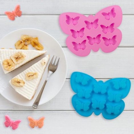 Zwei Silikon-Schmetterlingsformen zum Backen von Schokoladenfudge und zur Herstellung von Schmetterlings-Eiswürfeln. (1/2)