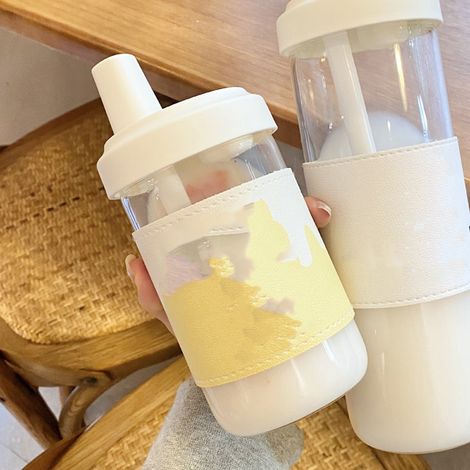 Hochwertiger Plastikbecher, tragbarer Schülerbecher mit Strohhalm und Lederetui, niedlich und trendy, perfekt für den Sommer, perfekt für Mädchen, Lederetui mit Käsemuster, 500 ml. (1/5)