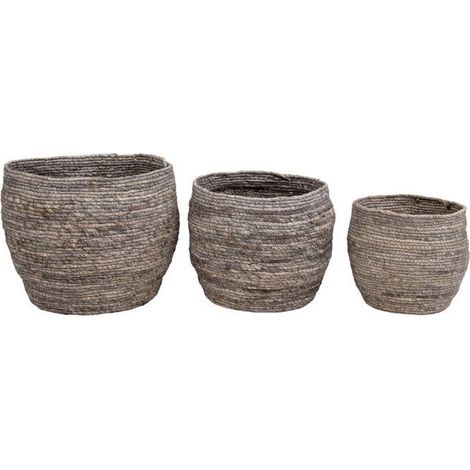 3 paniers gris et ronds en feuilles de maïs