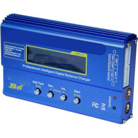 Un chargeur de batterie lithium-ion compact, adapté aux passionnés de modélisme télécommandé, offrant une charge rapide et des capacités de stockage de données. (1/4)