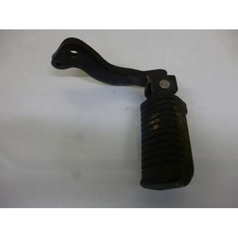 [PRODUIT D'OCCASION] Platine de repose pied pilote droit origine pour moto Yamaha 125