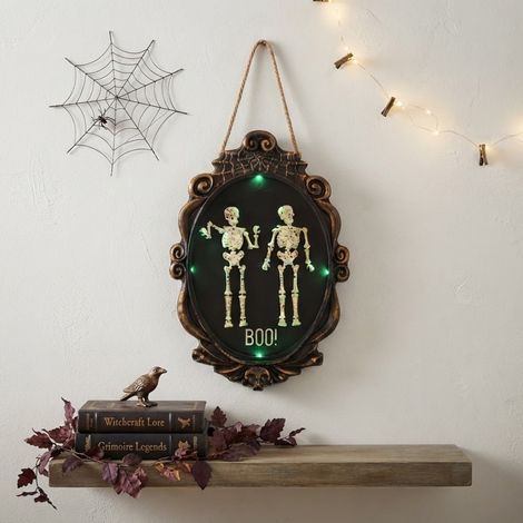 Vintage Gothic Animated Skeleton Frame (1/2)