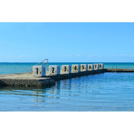 Tableau sur toile Piscine Granville 45x65 cm - Impression sur Toile Murale Décorative - Image imprimée en HD sur Toile - Toile sur Châssis en Bois FSC - Fabriqué en France (1/5)