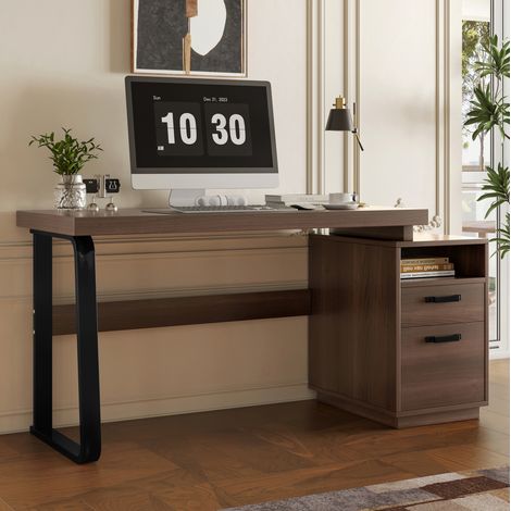 Bureau en MDF et métal marron 135 x 54 cm avec tiroir silencieux et rangement ouvert (1/5)