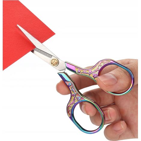 Kleine Präzisionsschere. Scharf, komplett aus Metall, für Baumwollgarn und -fäden.