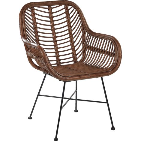 Sillón de ratán mimbre marrón patas de metal negro salón comedor Canora