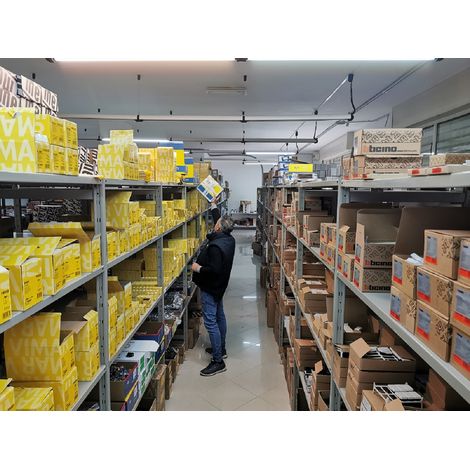 INGROSSO MATERIALE ELETTRICO VIMAR CON SCONTO INSTALLATORE E RIVENDITORE VIMAR PLANA IDEA ARKè EIKON