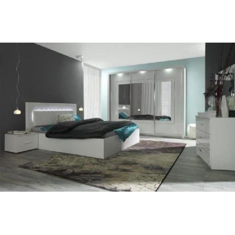Dormitorio completo PANAREA con armario, cama, mesitas de noche, cómoda, blanco con acabado cromado.