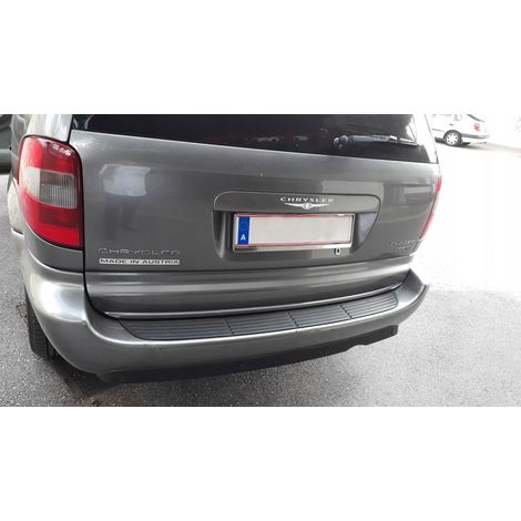 Chrysler Grand - Embellecedor cromado del maletero (1/5)