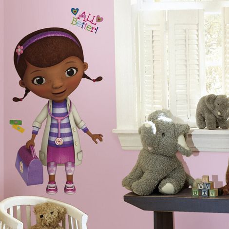 Stickers géant Docteur la Peluche Disney Junior (1/4)