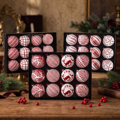 Coffret cadeau de 12 boules de Noël en relief bleu, rouge et blanc – Boules de Noël décoratives à motifs en relief, 8 cm, décorations pour sapin de Noël (1/4)
