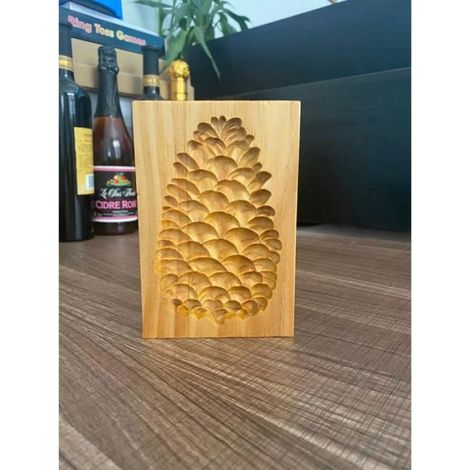Emporte-pièce en bois - - Décoration pommes de pin - Antiadhésif - Facile à nettoyer - Recyclable (1/5)