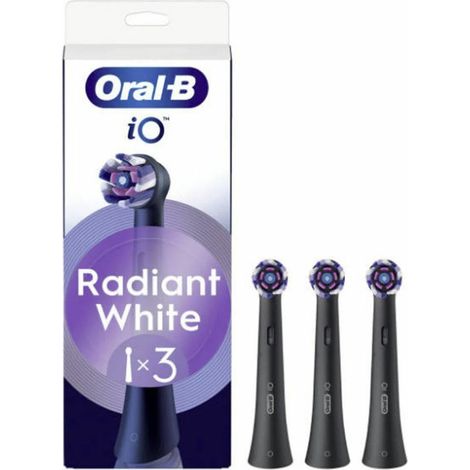 Oral-B Testine di Ricambio iO Series Radiant White Black, testine rotonde di ricambio originali, setole angolate per una rimozione più profonda della placca, con petali lucidanti per lo sbiancamento d