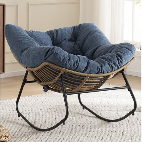 Sillón mecedora de chenilla azul con estructura de metal y trenzado HAVRYA (1/5)
