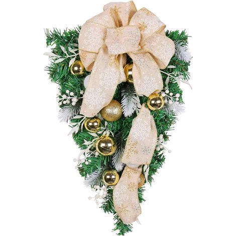 (Umgedrehter Weihnachtsbaum mit Schneeflockenband) Kugelförmiger Weihnachtskranz mit goldener Schleife, verziert mit Tannennadeln, für den Eingang eines Einkaufszentrums oder Hotels. (1/2)