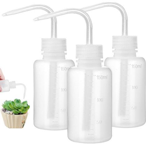 Set aus 3 flexiblen Plastikflaschen zum Gießen von Sukkulenten und anderen Tattoo-Utensilien. (1/4)