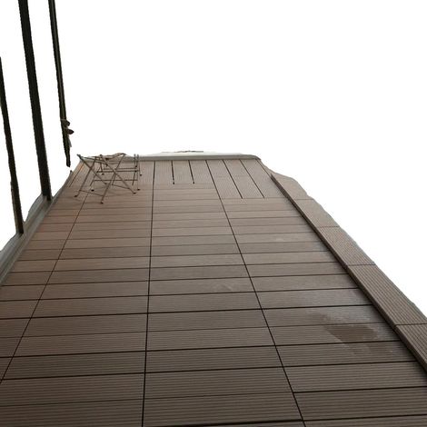 Dalles de terrasse emboîtables, composite plastique bois, utilisation toutes saisons, vert armée (1/2)
