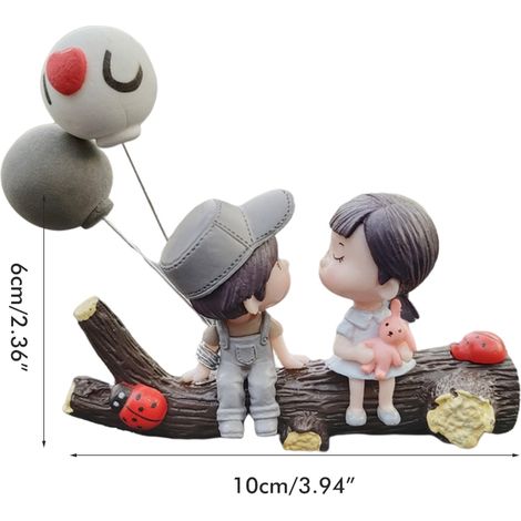 Couple Romantique en Baiser Ornement Tableau de Bord Voiture, Figurine Mignonne Garçon Fille Déco Intérieure Auto, Accessoire Cute pour Habitacle (1/5)