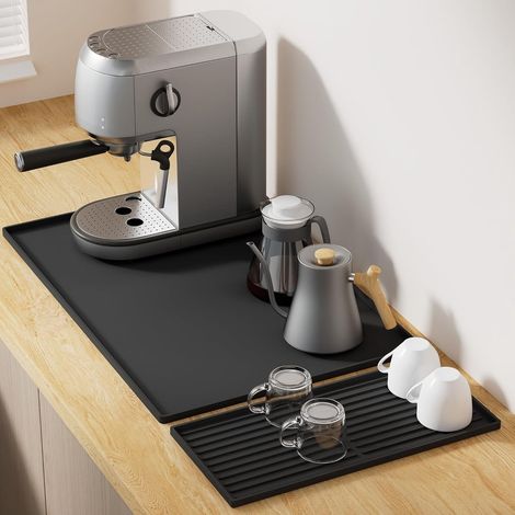 Tapis de cafetière en silicone 2 en 1 - Tapis de comptoir, accessoire de cuisine, compatible avec les cafetières et la vaisselle, résistant à la chaleur, noir (1/5)