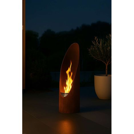 Bastian cheminée de jardin, feu acier orange rouille.