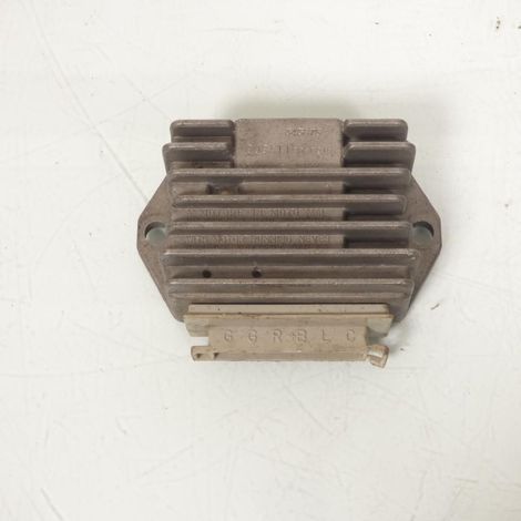 [PRODUIT D'OCCASION] Régulateur de tension origine pour moto Aprilia 125 Pegaso 343875 (1/2)
