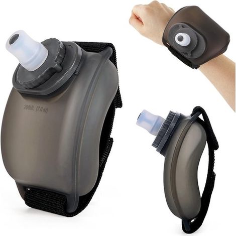 Borraccia sportiva da 200 ml con cinturino da polso regolabile. Realizzata in morbido silicone senza BPA. Idratazione a mani libere durante la corsa, le camminate e altre attività. (1/5)
