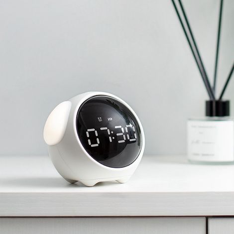Réveil électronique créatif rechargeable avec veilleuse et affichage LED, idéal pour les enfants. Version blanche avec expressions faciales. (1/5)