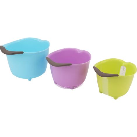 Set aus drei stapelbaren Sieben aus lebensmittelechtem PP zum Waschen und Pürieren von Obst und Gemüse. (1/5)