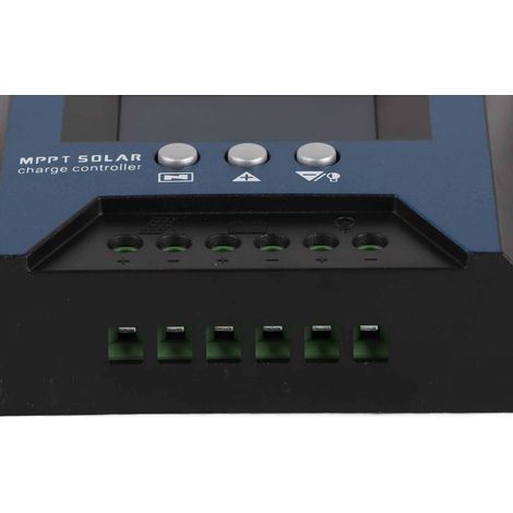 Solarladeregler für Wohnmobile und Boote: automatische Erkennung 12V/24V mit 4 USB-Anschlüssen 5V/2,5A (40A). (1/5)