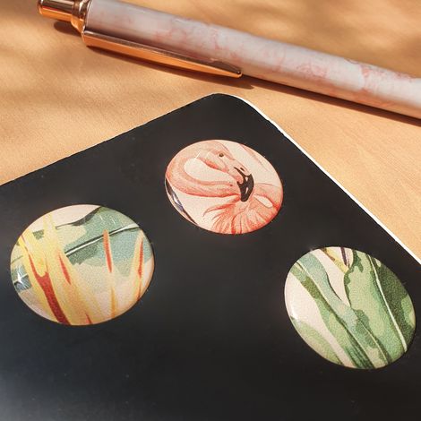 Sticker adhésif x10, 15 cm X 4,5 cm, Flamants roses sur feuilles tropicales, Style aquarel pour décoration intérieure - Homestaging (1/2)