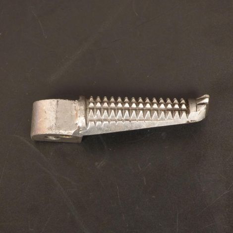 [PRODUIT D'OCCASION] Cale pied passager droit origine pour moto Yamaha 125 TZR 3XV R (1/3)