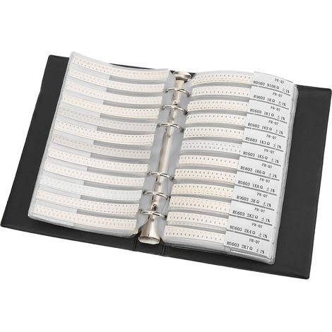 Set mit 170 verschiedenen 0603-Widerständen, elektronische Bauteilmuster im schwarzen Buch (1/5)