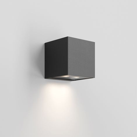 Forward Lampada da parete per esterni a 2 luci asimmetrica, struttura in alluminio, LED integrato 10,5W 3000K, finitura nero, design compatto IP54
