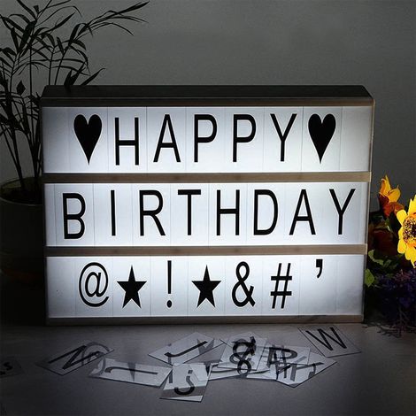 Boîte À Lumière - Panneau À Lettres LED A4 Avec 85 Pièces - Décoration Intérieure Pour Fêtes Mariages Et Noël - Alimentation USB Ou Piles AA (1/5)