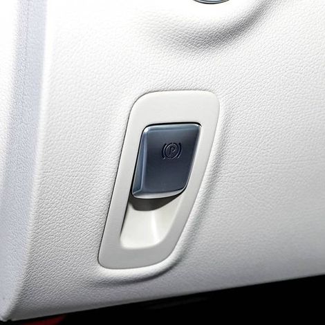 Die Teilenummern 2139056608 und 2059051516 sind für die Handbremsschaltertafeln der Mercedes-Benz C-Klasse und E-Klasse geeignet. (1/5)