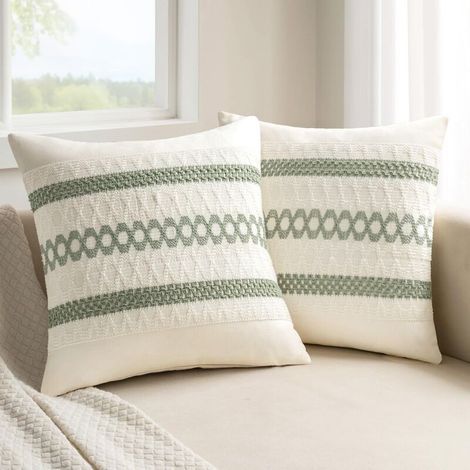 Set aus 2 dekorativen Kissenbezügen im Boho-Stil in Salbeigrün, 45 x 45 cm, aus rustikal-modernem Baumwollstoff, für Bett, Sofa und Stuhl (1/4)