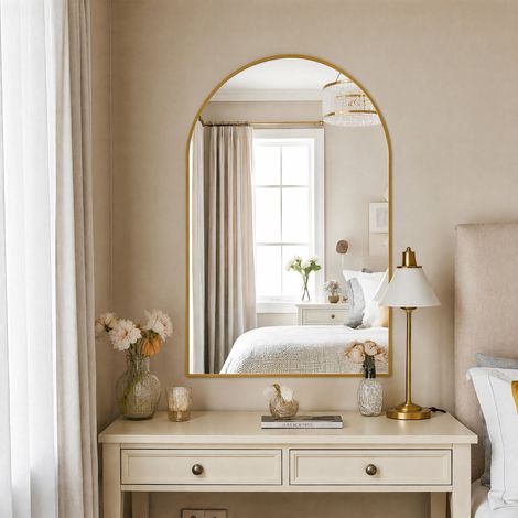 Specchio da Parete ad Arco 61x91 cm, Cornice in Alluminio Dorata, Vetro Temperato Infrangibile HD, Design Moderno, per Bagno, Camera da Letto e Ingresso (1/5)