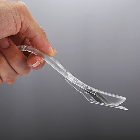 Cutter a bisturi trasparente per tagli di assoluta precisione con maniglia (1/5)