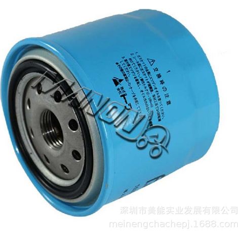 Forklift parts in stock: Oil filter 15208-01B02, suitable for Komatsu and Mitsubishi forklifts.