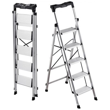 Escalera de Aluminio Plegable 5 Peldaños, Escalera de Tijera con Pedal Antideslizante y Empuñadura Cómoda, Capacidad de 150 kg, Taburete Multifuncional para Cocina, Almacén, Hogar, Oficina (1/5)
