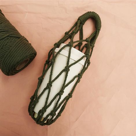 Porte-gobelet tressé à la main avec poignée, filet réutilisable et écologique pour un gobelet, accessoire décoratif pour le transport de boissons, vert kaki. (1/5)